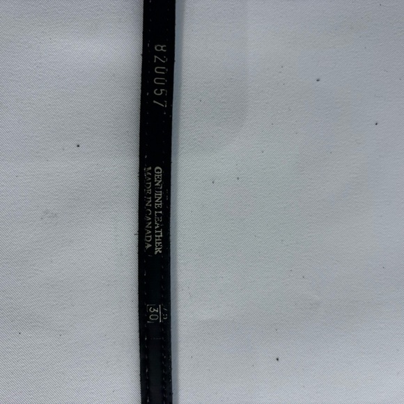 Belt Leather and Metal Clasp Combination Slim Lines Contemporary Trendy - Picture 4 of 5